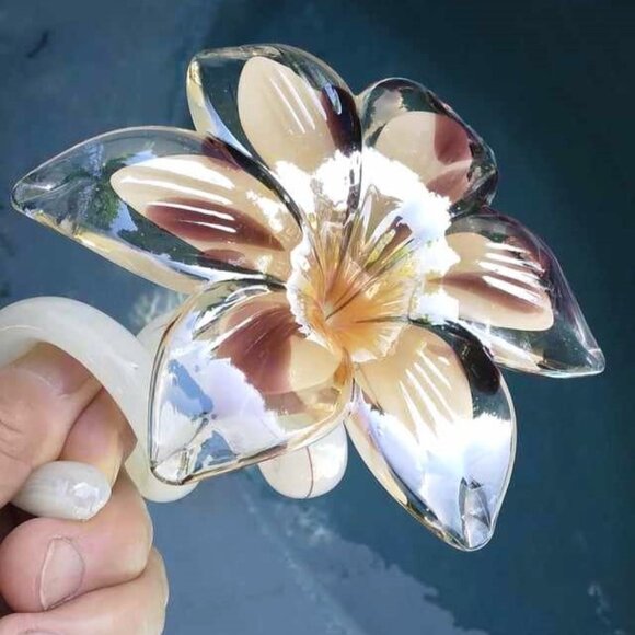Lovely Six Petal Art Glass Hand Blown Iridescent Flower with Curled White Stem - Picture 6 of 10